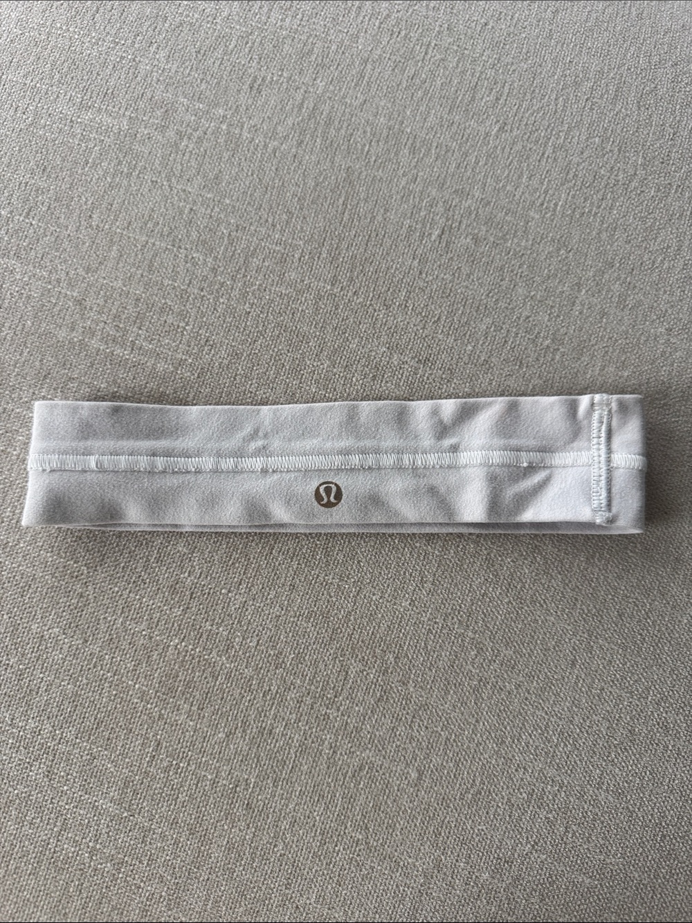 lululemon athletica light gray/white logo headband